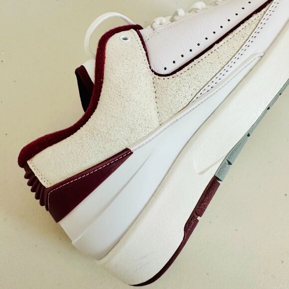 NEW NIKE AIR JORDAN 2 RETRO LOW WHITE AND CHERRYWOOD RED FASHION SNEAKERS